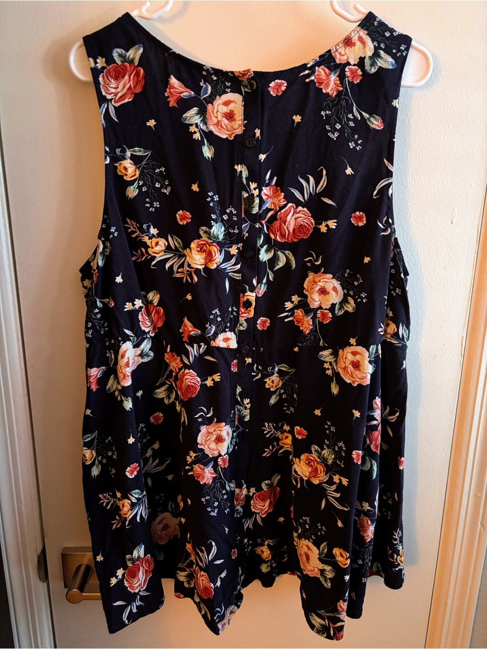 torrid Navy Floral Scoop Neck Top - Picture 2 of 6